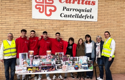 El Rotary Club de Castelldefels Apoya a Niños Necesitados en Colaboración con Cáritas.