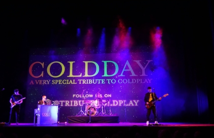 El conjunto musical COLDDAY, tributo musical a COLDPLAY hizo vibrar a los congregados en el Teatre Auditori de Sant Cugat.
